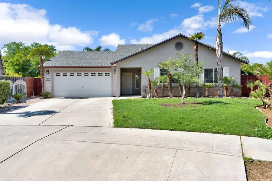 1350 E Jefferson Court, Reedley, CA 93654 - #2