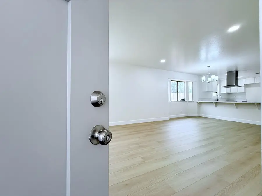 4472 N Cornelia Avenue, Fresno, CA 93722 - #2