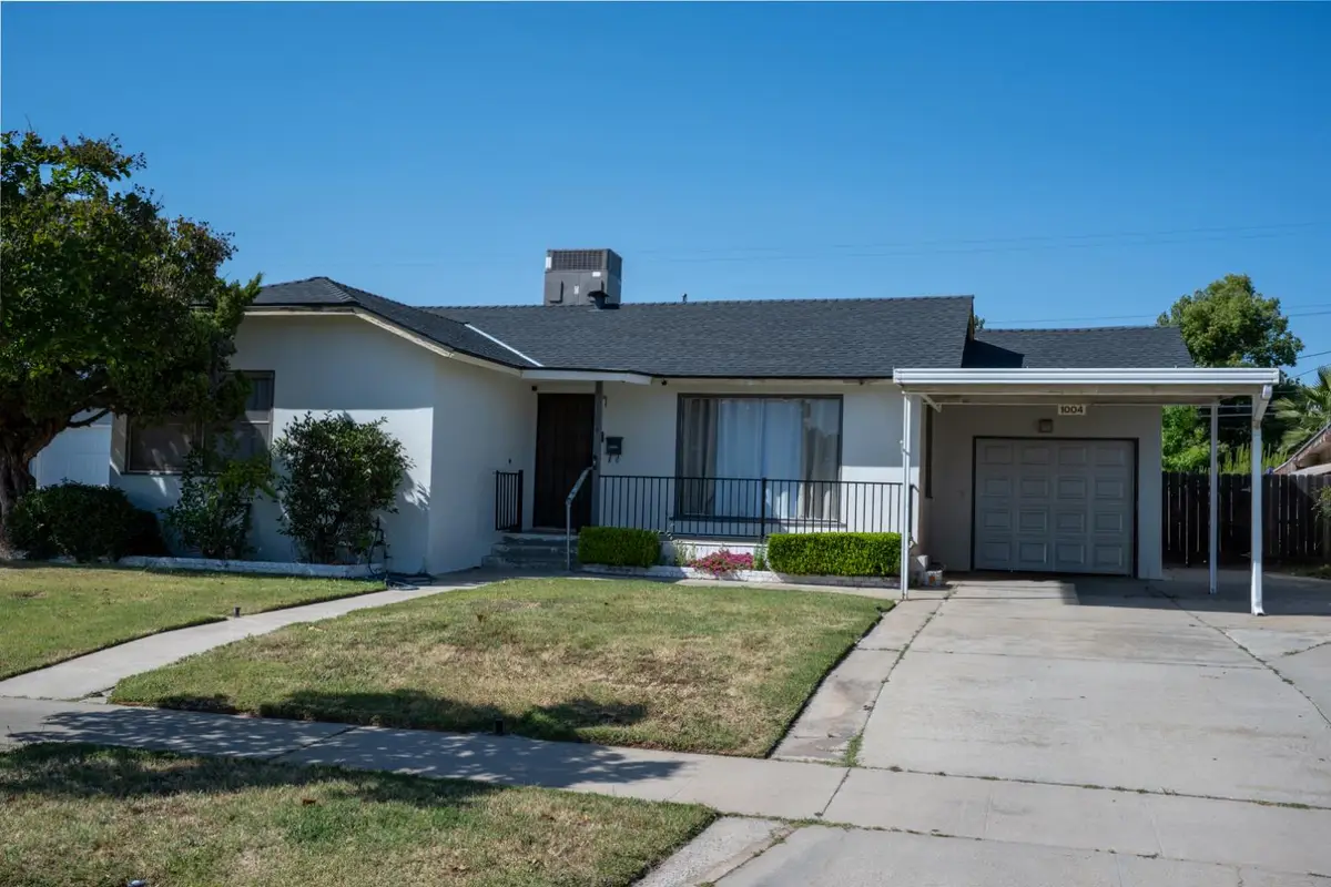 1004 W Pontiac Way, Fresno, CA 93705 - #1