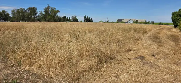 49140 Dublin Drive, Madera, CA 93636