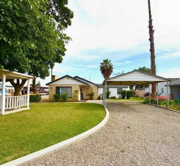 713 E Laguna Avenue, Laton, CA 93242