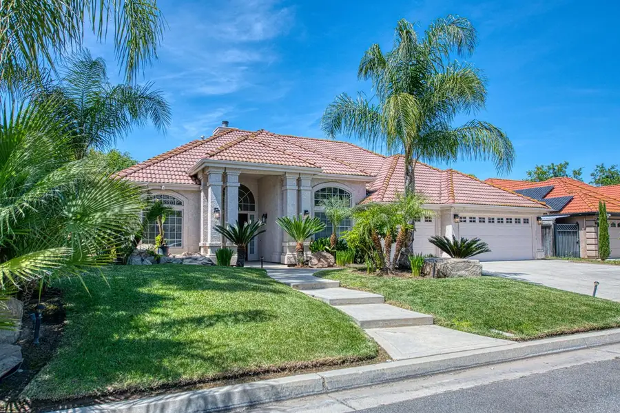 7351 N Antioch Avenue, Fresno, CA 93722 - #2