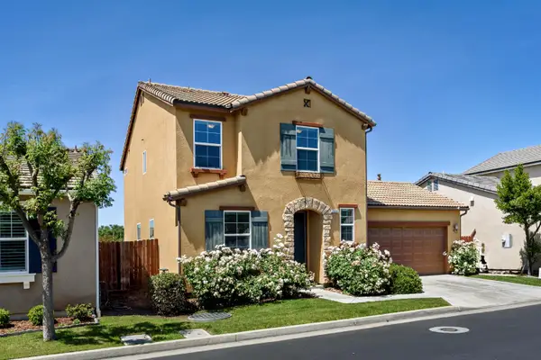 2444 Chardonnay Place, Hanford, CA 93230