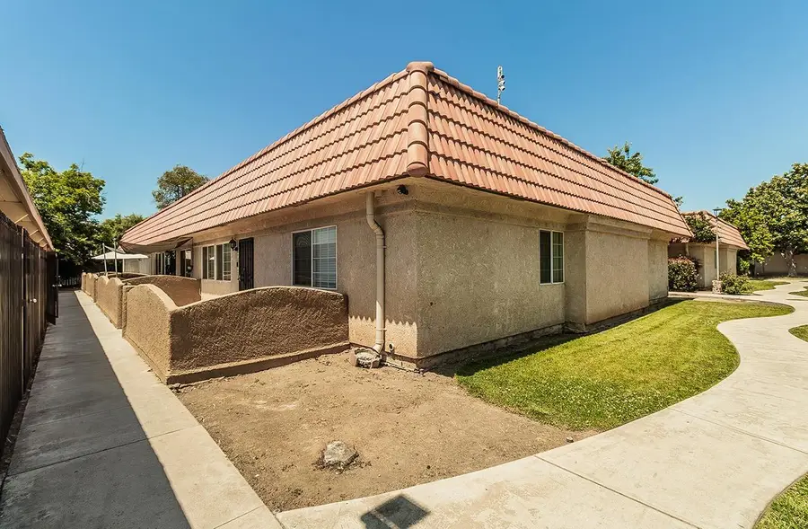 1715 W Clinton Avenue #128, Fresno, CA 93705 - #3