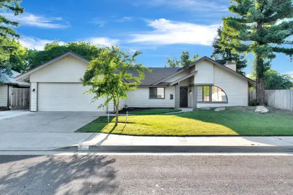 42 Mckelvy Ave, Clovis, CA 93611