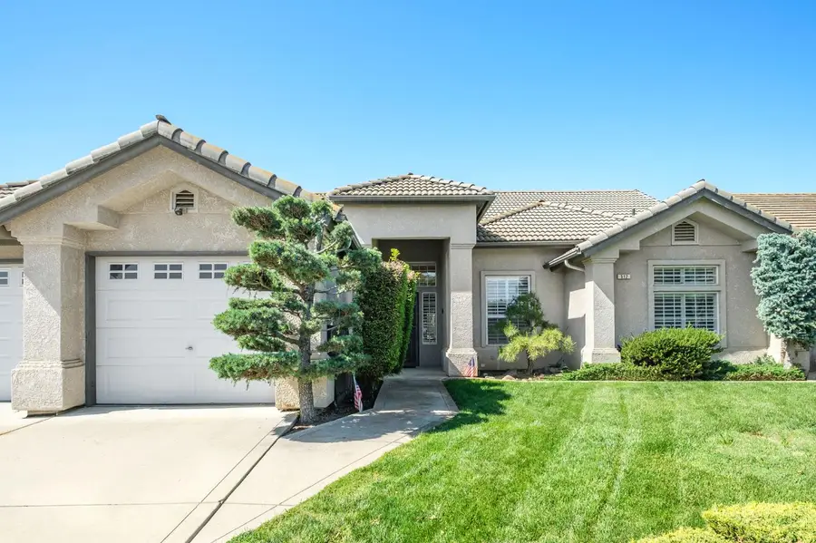 512 W Fallbrook Avenue, Clovis, CA 93611 - #3