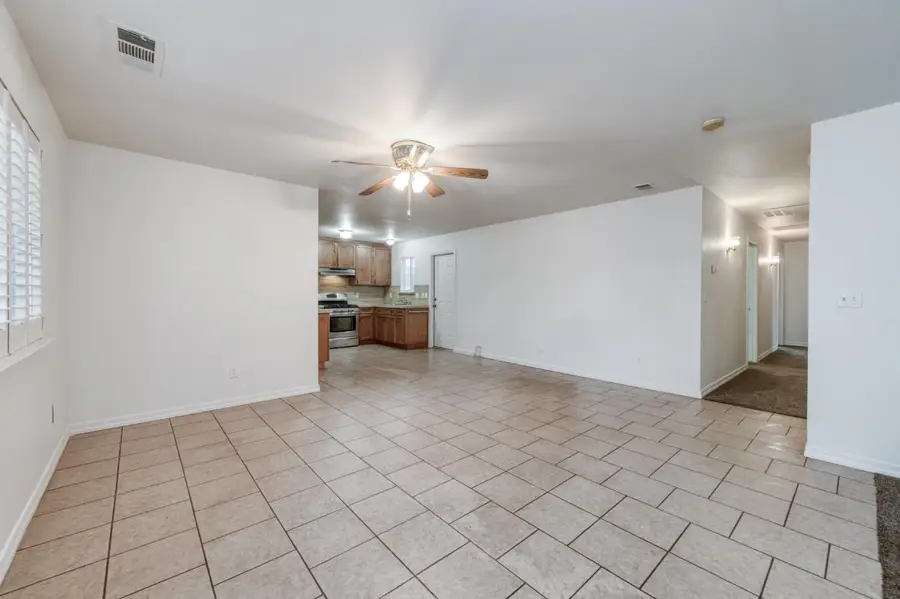 4527 E Cortland Avenue, Fresno, CA 93726 - #3