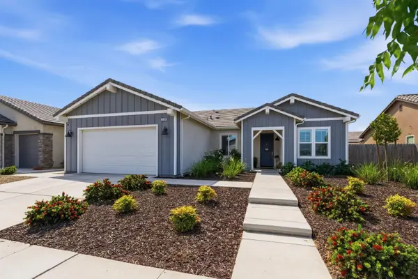 2100 Azalea Street, Kingsburg, CA 93631
