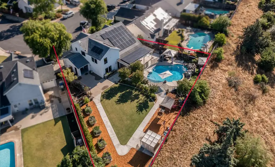 2064 Spruce Avenue, Clovis, CA 93611 - #2