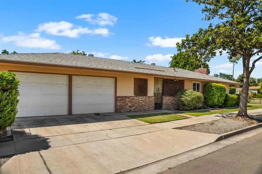 2244 E Princeton Avenue, Fresno, CA 93703 - #2