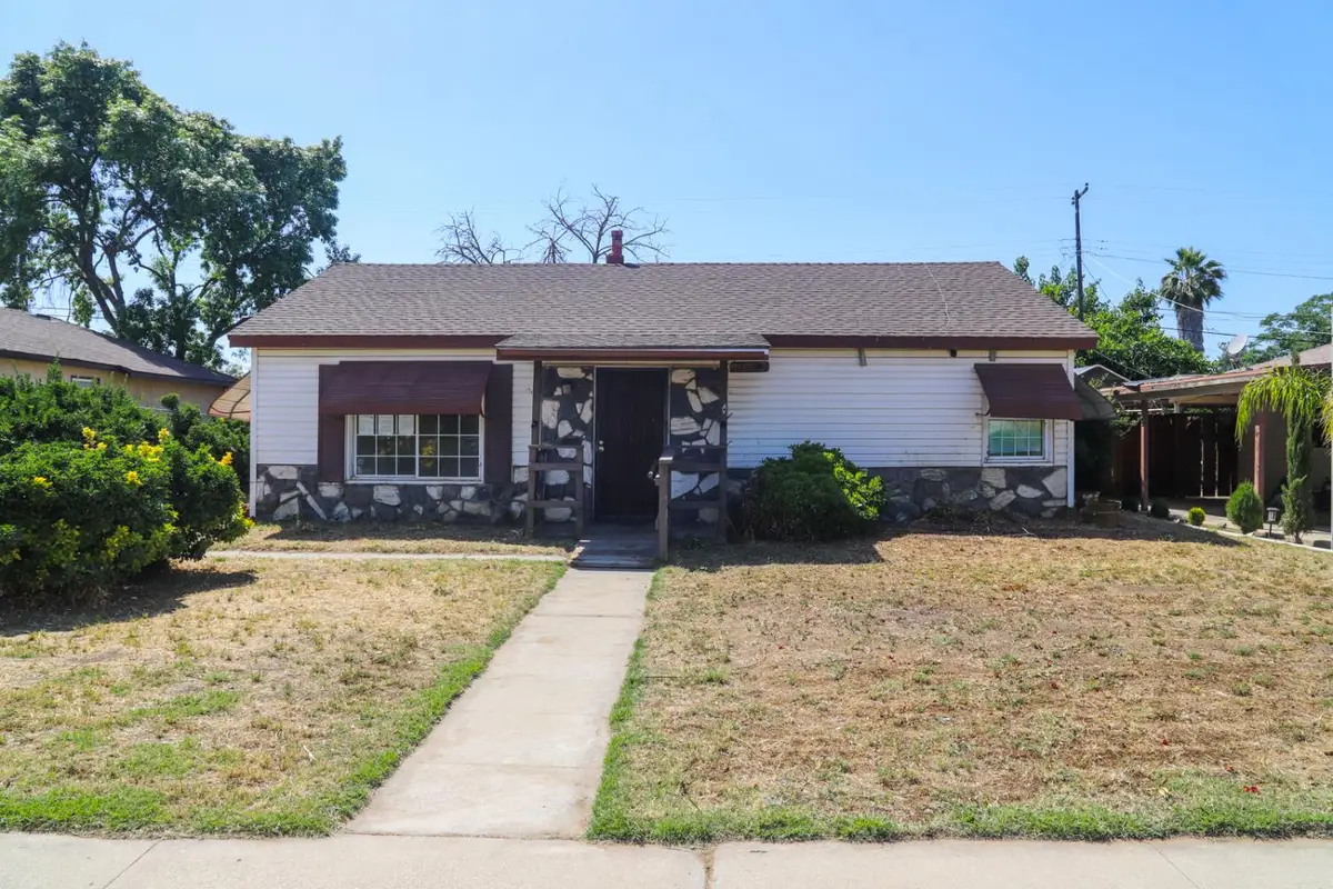 2033 Mayfair Drive E, Fresno, CA 93703 - #1