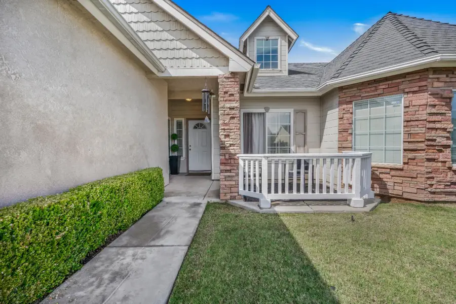 6602 E Lowe Avenue, Fresno, CA 93727 - #2