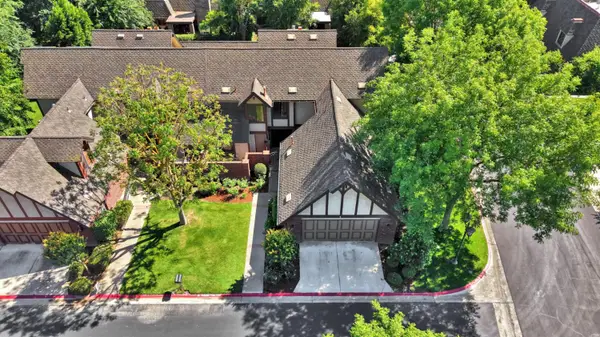 2827 W Compton Court, Fresno, CA 93711