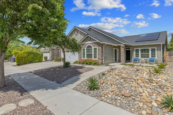 3938 W Vine Avenue, Visalia, CA 93291