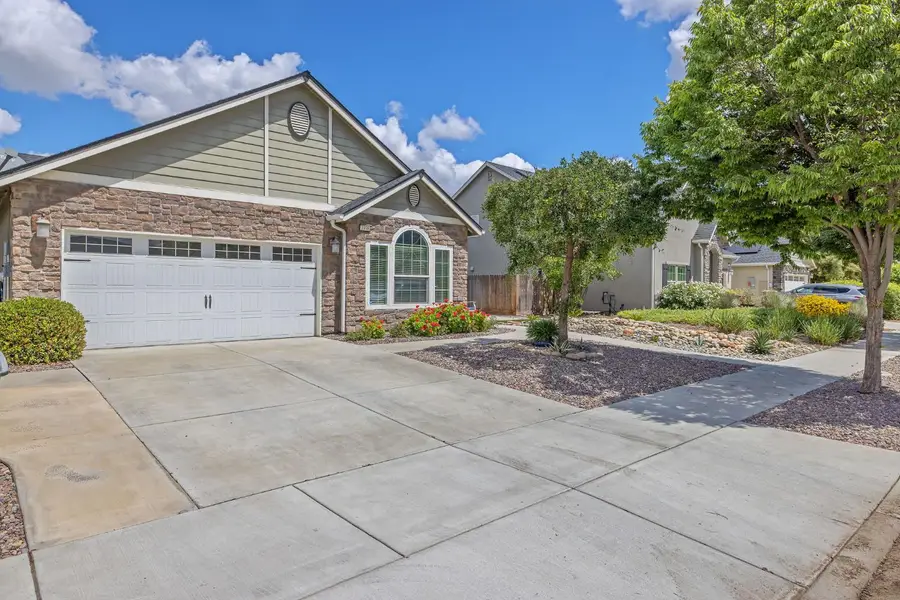 3938 W Vine Avenue, Visalia, CA 93291 - #3