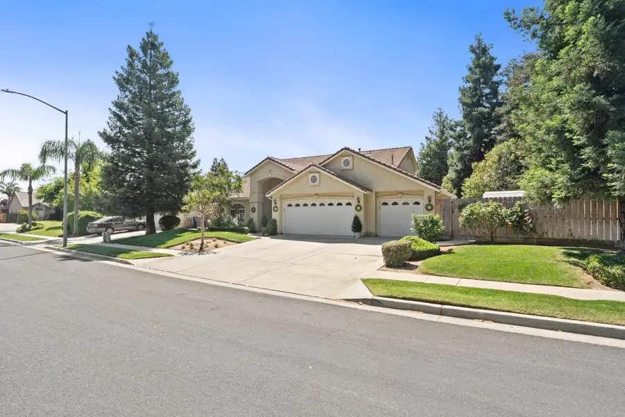 5123 W Browning Avenue, Fresno, CA 93722 - #2