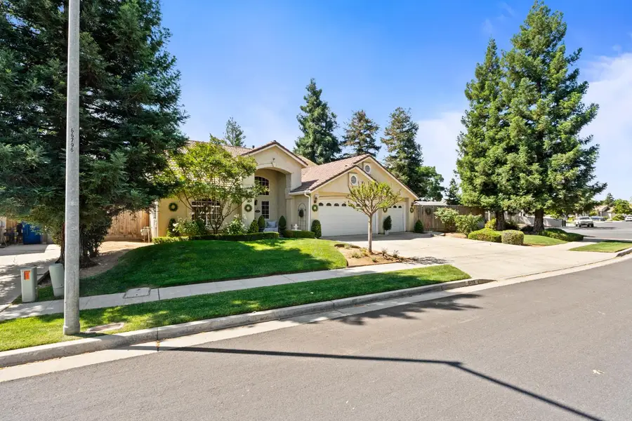 5123 W Browning Avenue, Fresno, CA 93722 - #3