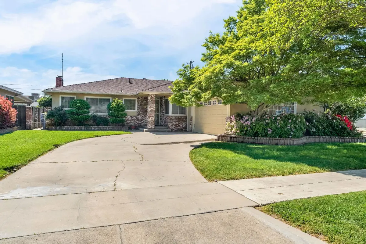 3376 E Richert, Fresno, CA 93726 - #1