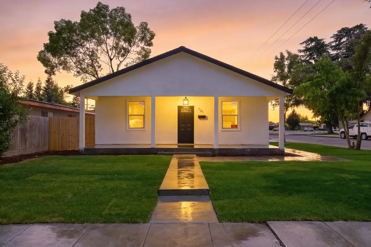 121 Orange Avenue, Chowchilla, CA 93610 - #1