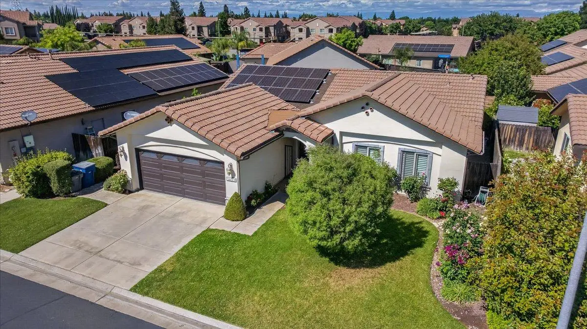 4678 W Rosetta, Fresno, CA 93722 - #1