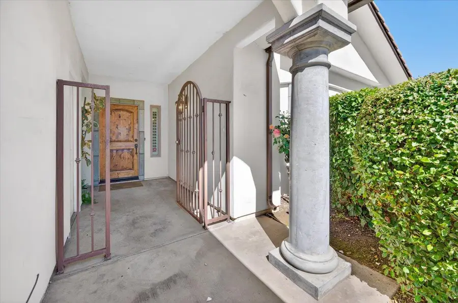 4678 W Rosetta, Fresno, CA 93722 - #3