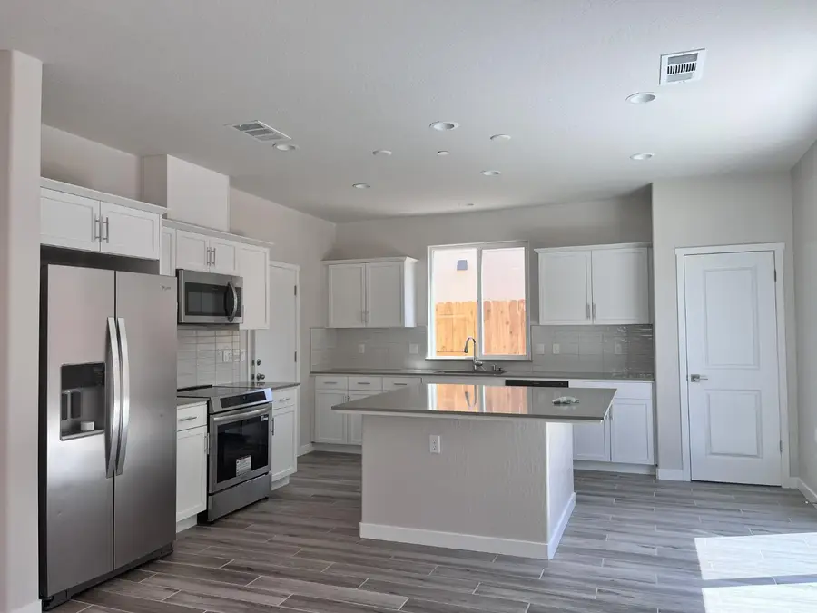 2909 E Veleta Drive, Fresno, CA 93730 - #3