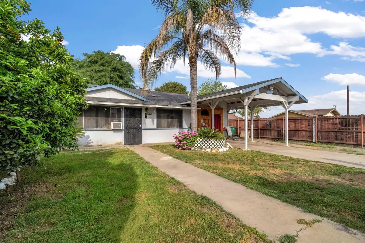125 12th Street, Orange Cove, CA 93646 - #1