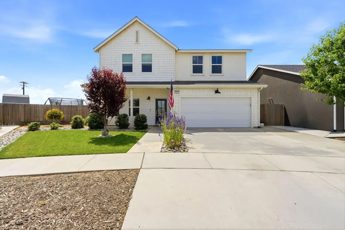 2429 W Claridge Way, Hanford, CA 93230 - #1