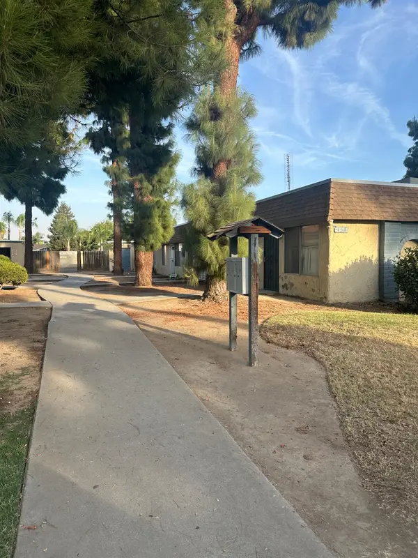 471 Minnewawa Avenue #102, Clovis, CA 93612