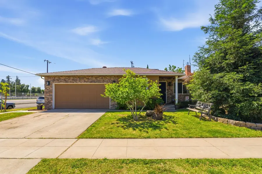 2438 E Santa Ana Avenue, Fresno, CA 93726 - #3