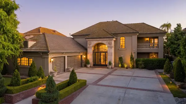 2635 W Lake Van Ness Circle, Fresno, CA 93711