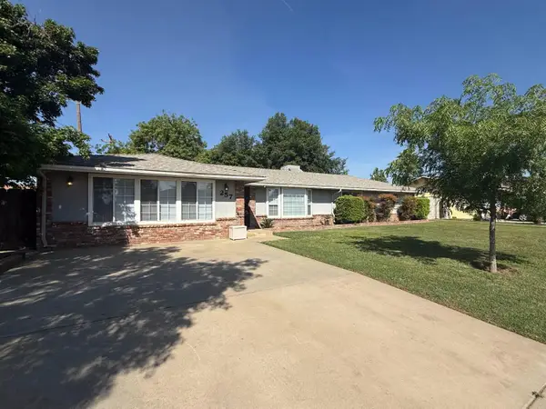 257 N Roberts Place, Dinuba, CA 93618