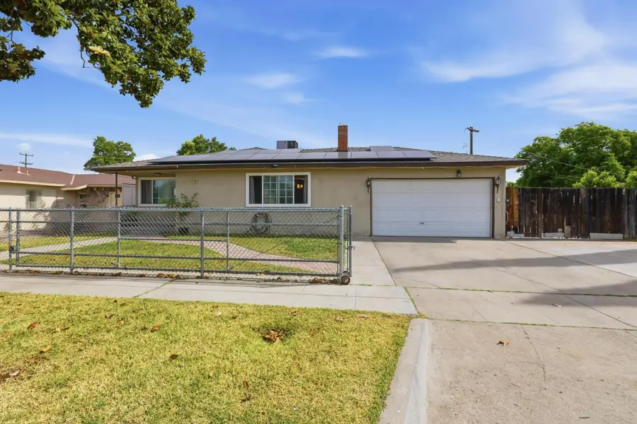 4867 E Leisure Avenue, Fresno, CA 93727 - #2