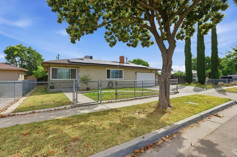 4867 E Leisure Avenue, Fresno, CA 93727 - #3