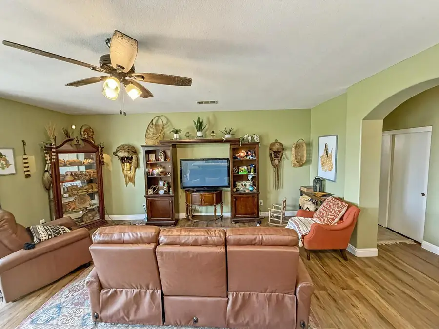 2811 Walton Avenue, Sanger, CA 93657 - #3