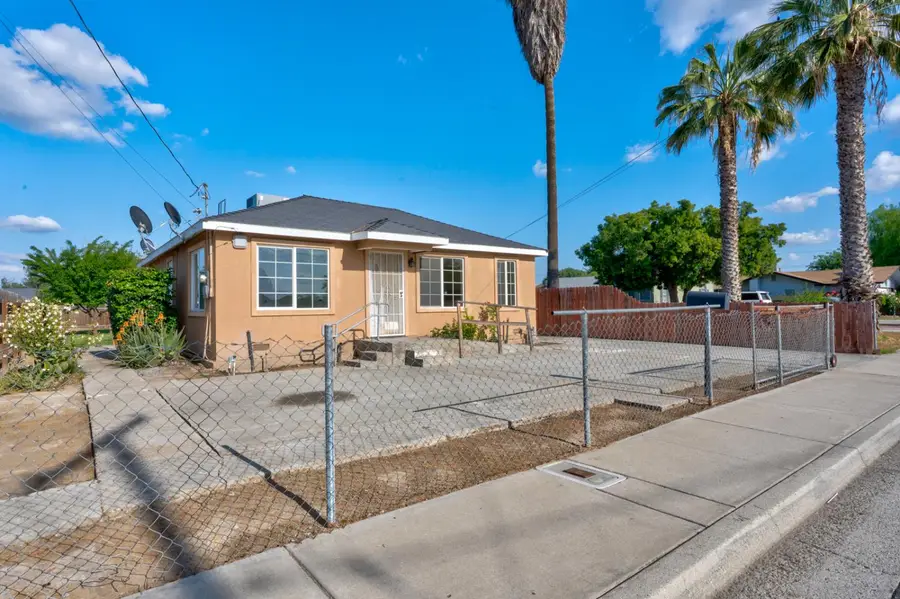 651 Olive, Hanford, CA 93230 - #3