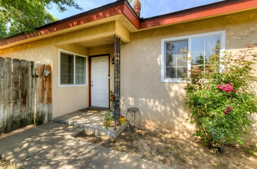 5488 E Iowa Avenue, Fresno, CA 93727 - #2