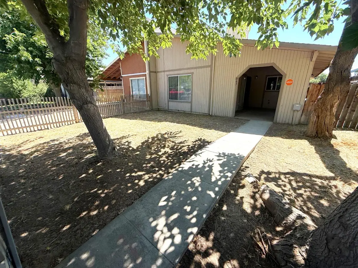 665 S Coalinga Street, Coalinga, CA 93210 - #1