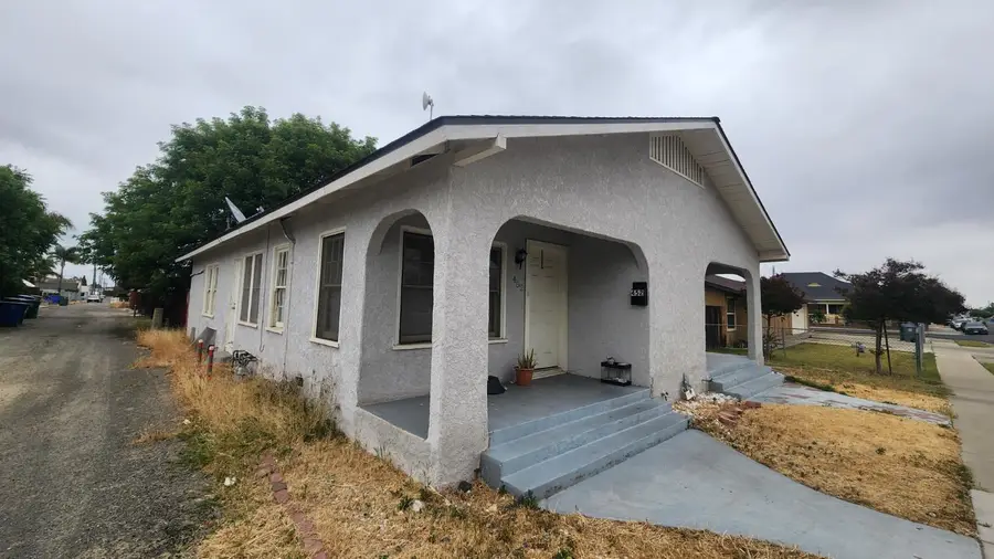 450 N 6th Street, Coalinga, CA 93210 - #2