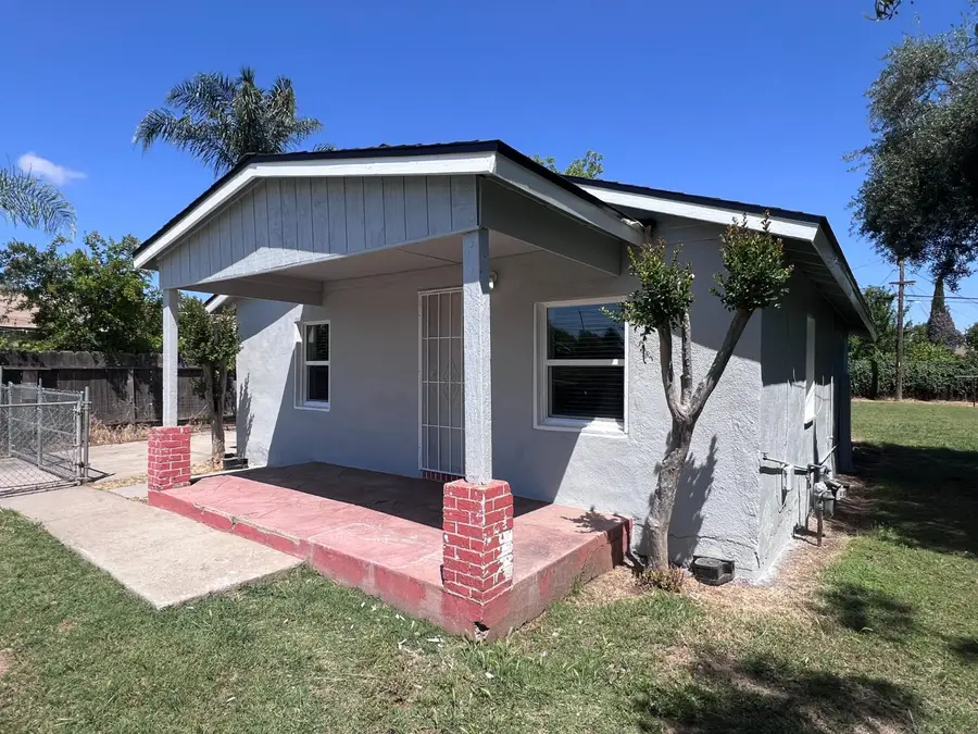 230 W Pinedale Avenue, Pinedale, CA 93650 - #2
