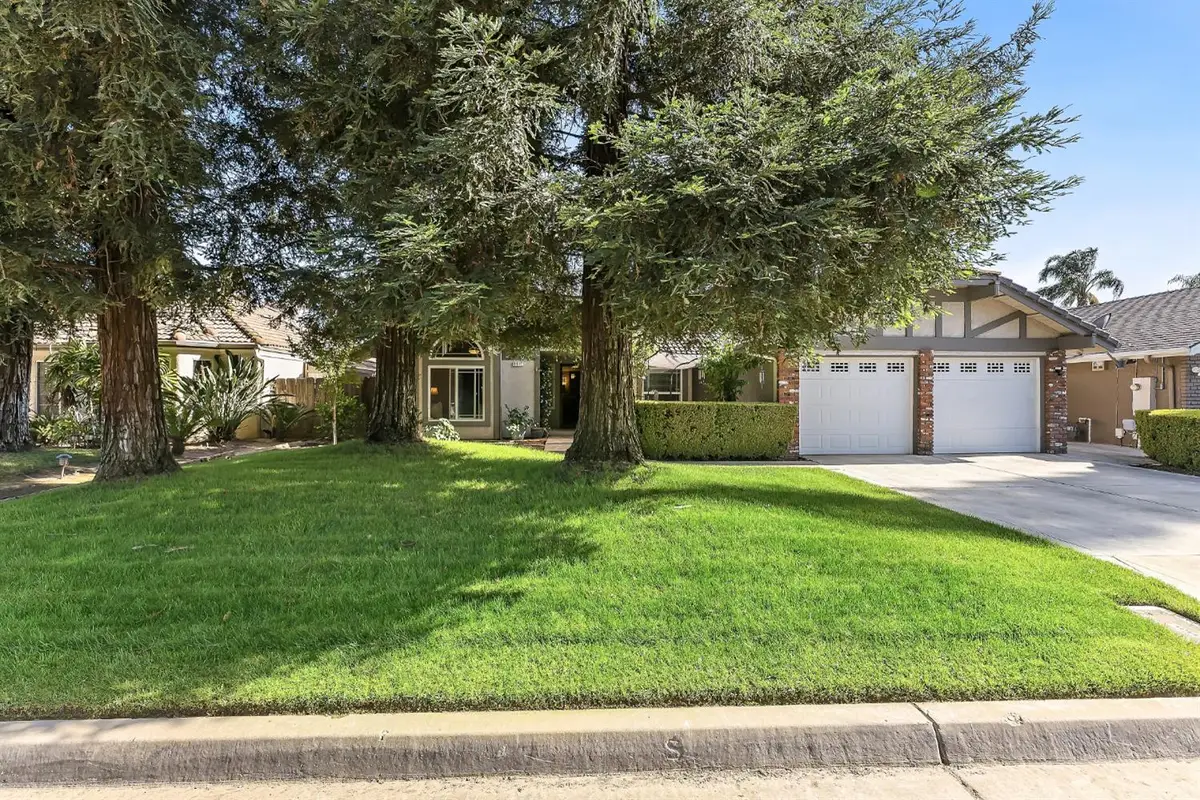 1917 E Quincy Avenue, Fresno, CA 93720 - #1