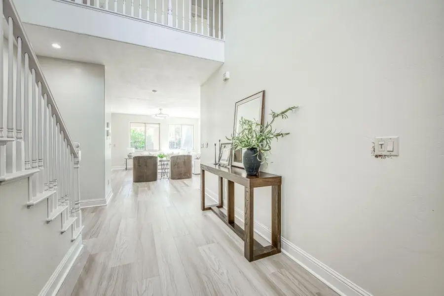 5860 E Byrd Avenue, Fresno, CA 93727 - #2