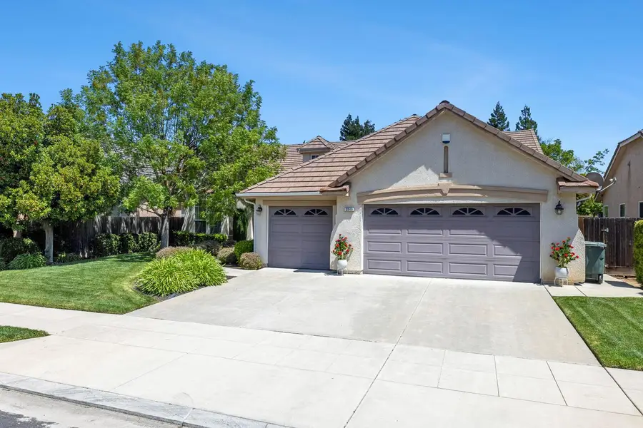 2549 Whiteash Avenue, Clovis, CA 93619 - #2