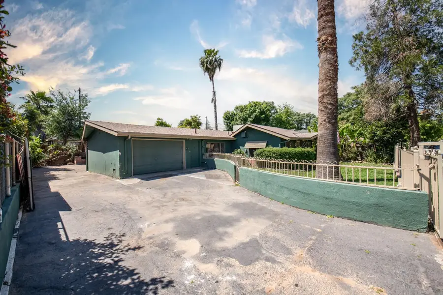 233 W Birch Avenue, Pinedale, CA 93650 - #3