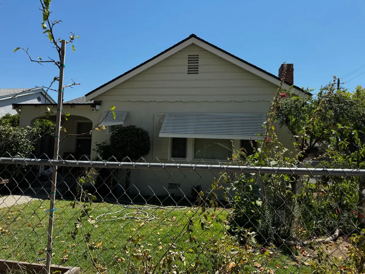 704 N Roosevelt Avenue, Fresno, CA 93728 - #1