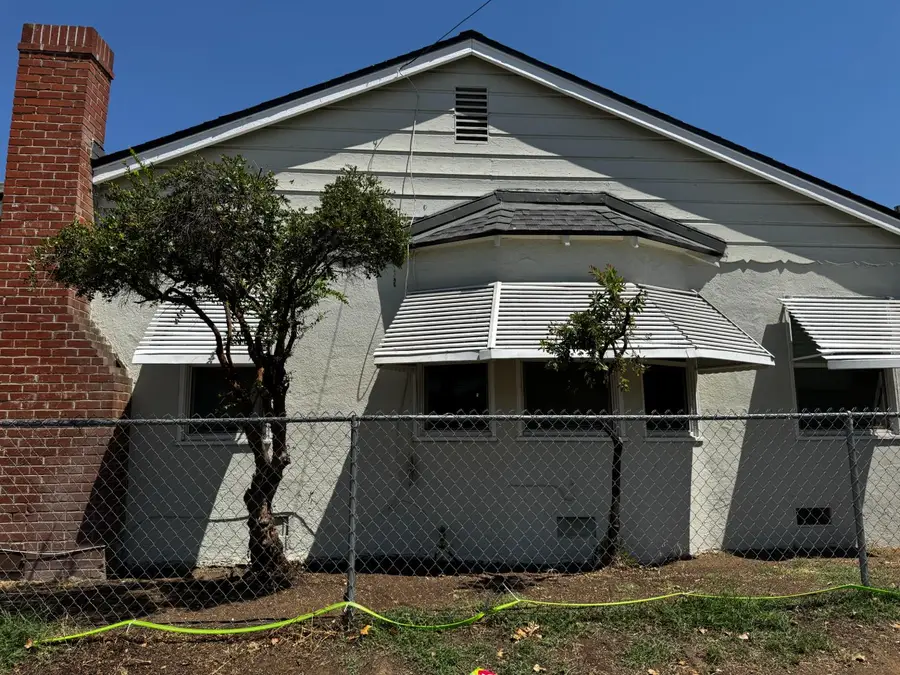 704 N Roosevelt Avenue, Fresno, CA 93728 - #2