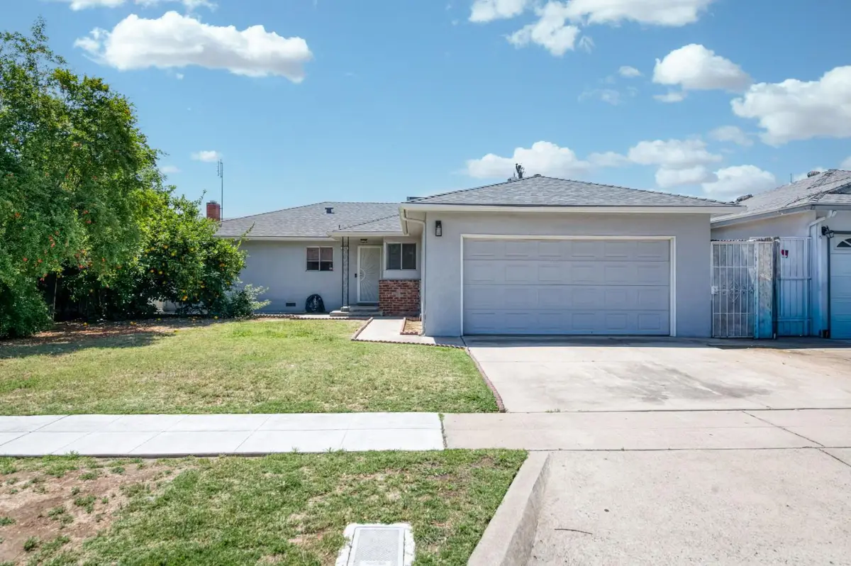 3144 E Santa Ana Avenue, Fresno, CA 93726 - #1