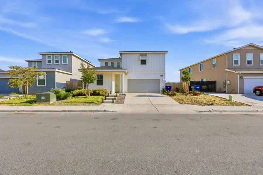 5843 W Laguna Avenue, Fresno, CA 93722 - #3