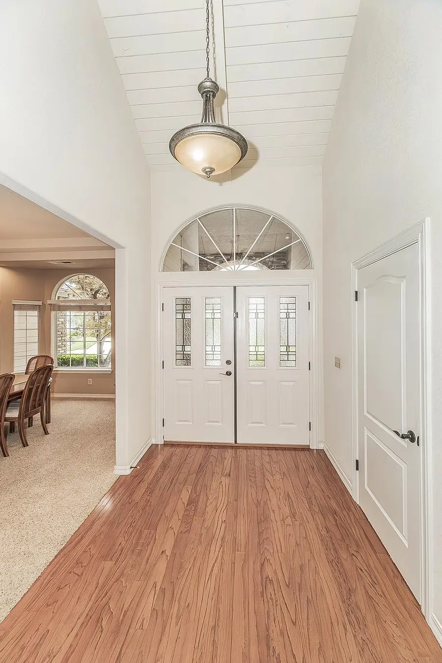 877 E Portsmouth Drive, Fresno, CA 93730 - #3