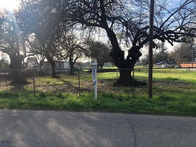 6809 E Floradora Avenue, Fresno, CA 93727 - #3